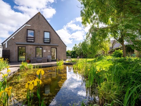 Grass, Home, Cottage, Garden, Estate, Farmhouse, Landscaping, Reflection, Pond, Yard