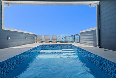 Private Rooftop Pool overlooking the beach! Henderson Beach Villa 2