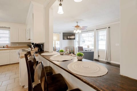 Bar seating between kitchen and living room