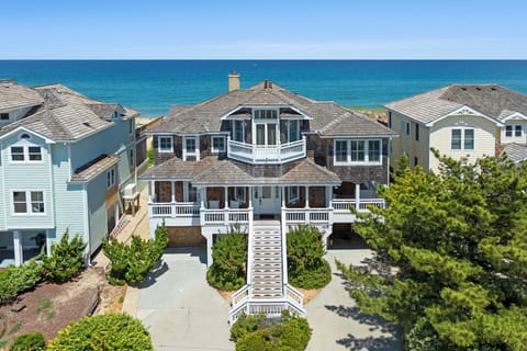 SS05: The Beachhouse | Front Exterior