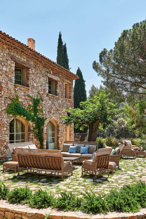 Villa (VANADO) | Frette Italian sheets, premium bedding, Select Comfort beds, minibar