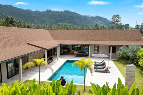 Villa Mangosteen panoramic hillside view with private pool in Lamai, Koh Samui