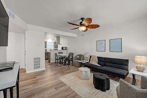 7228_Stewart_Rd_Galveston_TX_77551_USA-Living_room-_DSC4636