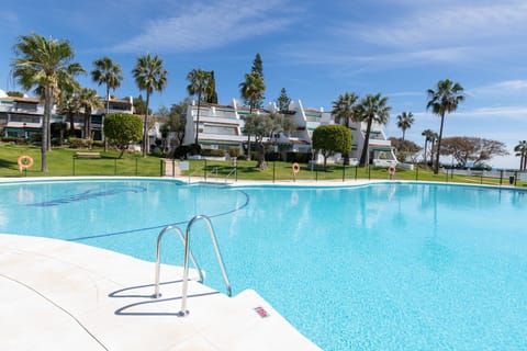 Holiday Home Swimming Pool