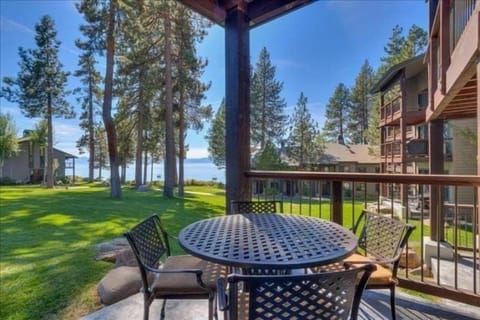 Lake-Views from Patio