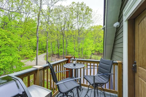 Wilmington Vacation Rental | 2BR | 1BA | 1,000 Sq Ft | Stairs Required