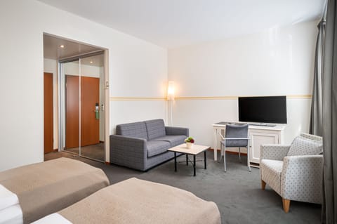 Double Room (Charme) | Minibar, in-room safe, individually decorated, individually furnished