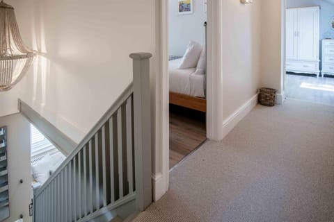 Wood Cottage - 3 Bedroom - Bishopston Swansea (7629)