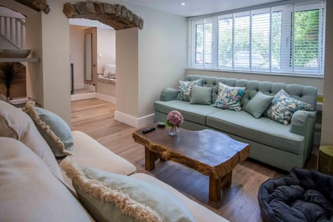 Wood Cottage - 3 Bedroom - Bishopston Swansea (7642)