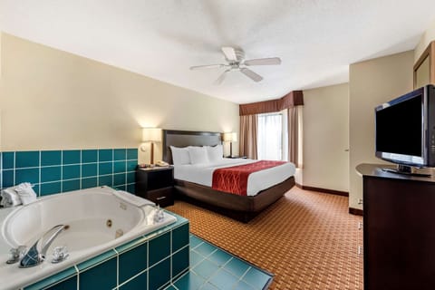 Suite, 1 King Bed | In-room safe, desk, laptop workspace, iron/ironing board
