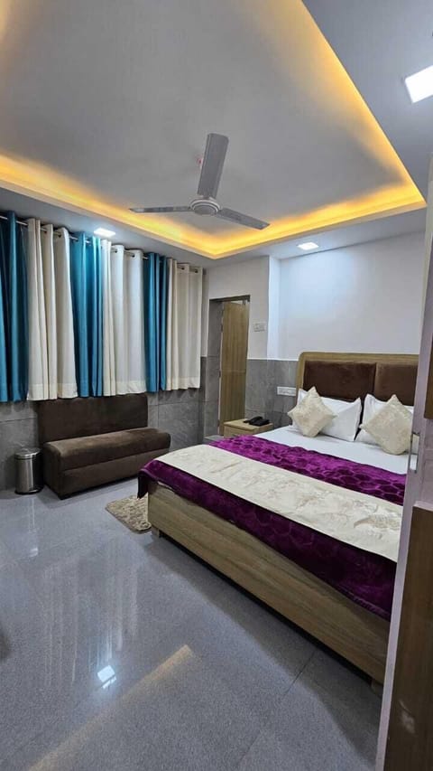 Double Room | Desk, laptop workspace, free WiFi