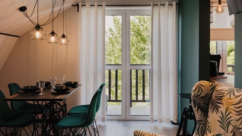 Apartment (10) | Living area | Flat-screen TV