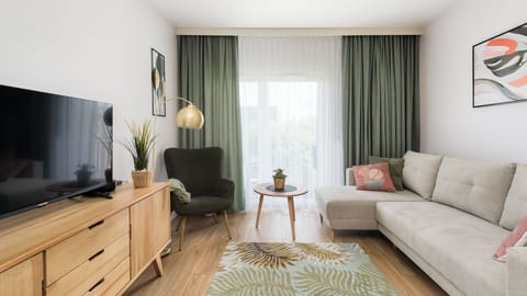 Apartment (24) | Living area | Flat-screen TV