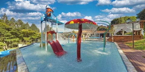 Indoor pool, 2 outdoor pools