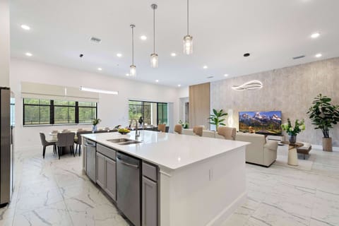 House, Multiple Beds, Pool Access, Pool View (4041SB Sonoma) | Interior
