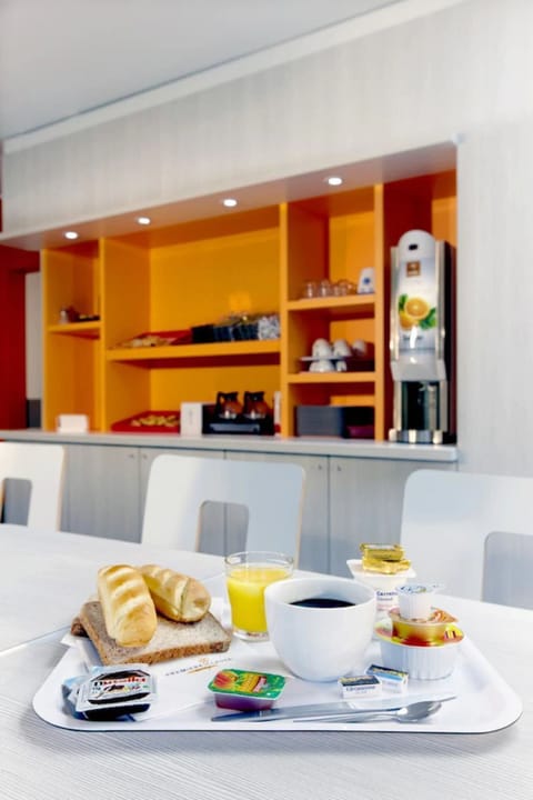 Daily buffet breakfast (EUR 6.5 per person)