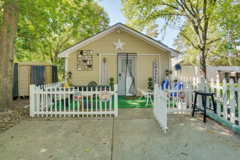 Fayetteville Vacation Rental | 1BA | Studio | 330 Sq Ft