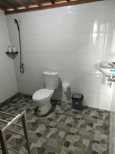 Deluxe Double Room, Pool View | Bathroom | Shower, free toiletries, hair dryer, towels