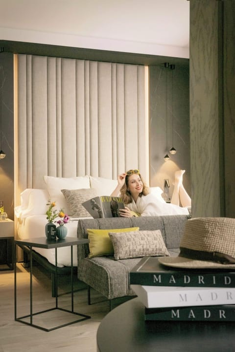 Suite Exterior (Aduana) | Hypo-allergenic bedding, down comforters, Select Comfort beds, minibar
