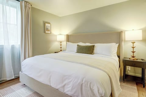 King Room 16 Bedroom