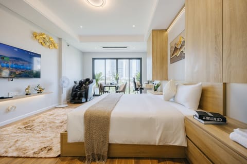 Luxury Apartment, Balcony, City View | Free minibar items, desk, laptop workspace, blackout drapes