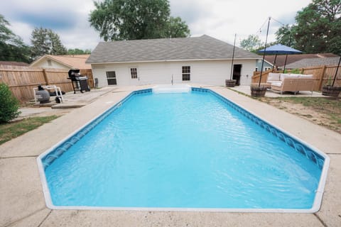 Beautiful home with a private pool, perfect for relaxing days and fun nights.