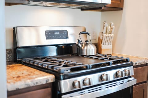 Gas Stove Top and Oven - Gas Stove Top and Oven