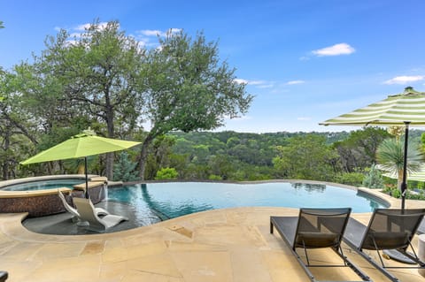 Enjoy that negative edge with that sunset view!