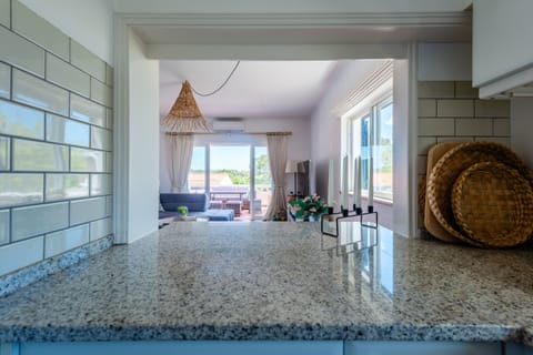 Apartment, 2 Bedrooms, 2 Bathrooms, Garden View | Living room