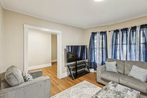 Apartment, 3 Bedrooms | Living area | Smart TV