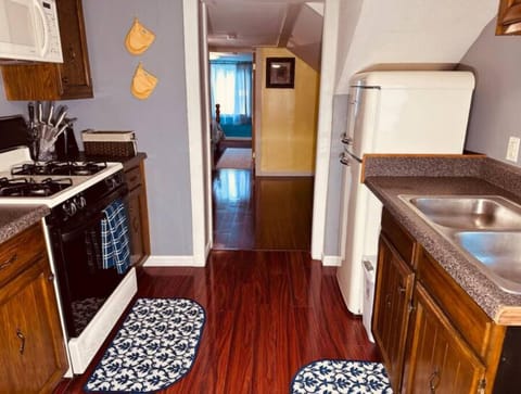 Full kitchen with amenities