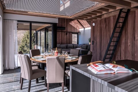 Villa | Dining