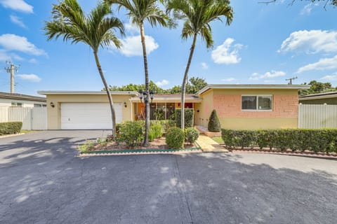Miramar Vacation Rental | 3BR | 2BA | 1,912 Sq Ft | 2 Small Steps for Access