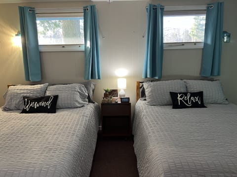 Paradise Studio with two queens on lake superior