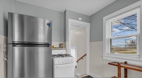 Small-town kitchen with big-host energy. Everything you need, nothing you don’t.