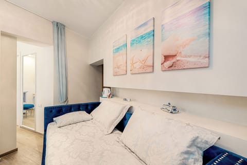 Deluxe Triple Room, Pool View | Egyptian cotton sheets, premium bedding, memory foam beds, in-room safe