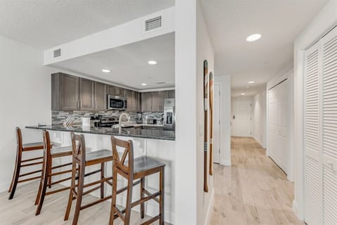 Kitchen counter seating