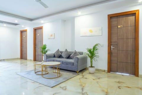 Studio, City View | Living area