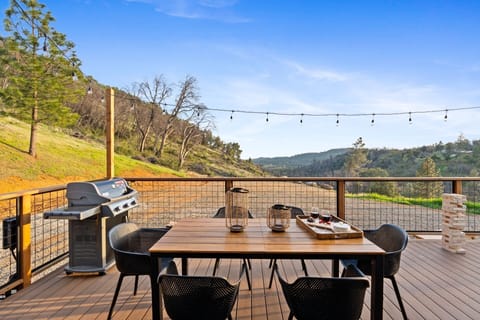 Dine under the stars, fire up the BBQ, play yard games, or just kick back and stargaze—outdoor magic awaits!