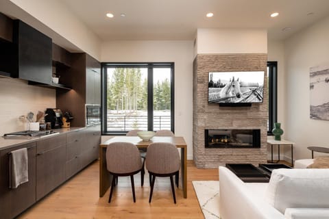 Condo, 1 Bedroom | Interior