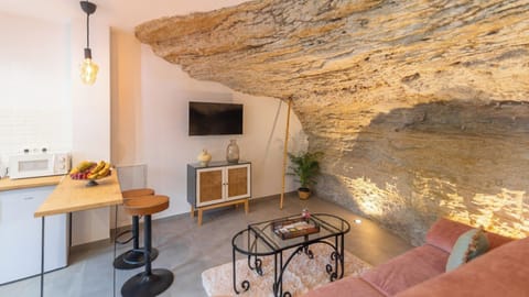 Casa Cueva Las Chicas del Puente Setenil de las Bodegas by Ruralidays