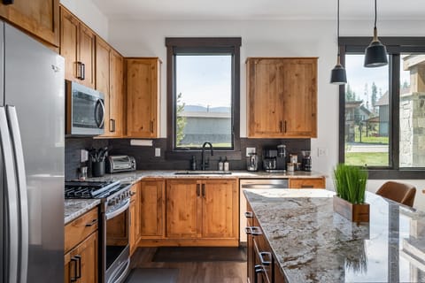 Fully Stocked Chefs Kitchen