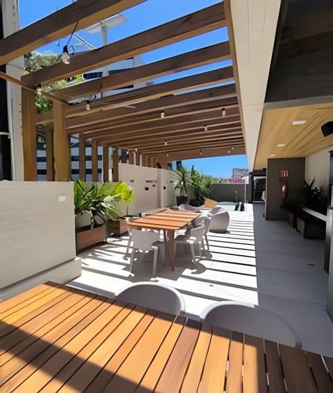Apartment | Outdoor dining