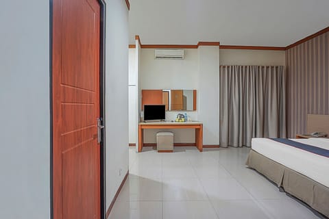 Deluxe Double Room | Desk, free WiFi, bed sheets
