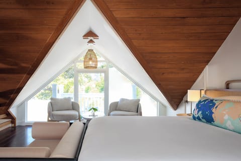 Hemingway King Suite | Premium bedding, in-room safe, individually furnished