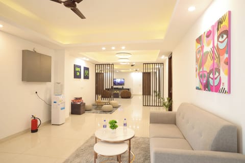 Studio, City View | Living area
