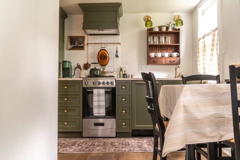Dining table with seating for 4 in the 2nd floor kitchen