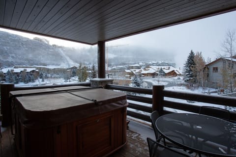 Condo, 2 Bedrooms | Outdoor dining