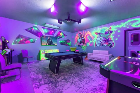 🚀 STAR WARS GAME ROOM
Air Conditioned game room includes 65" TV, pool table, air hockey, skee ball
Pac-Man & Mortal Kombat arcade cabinets (13 games each) 