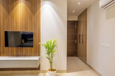 Studio, City View | Living area